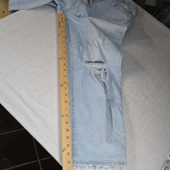 Universal‎ Thread High Rise Blue Jeans - Picture 14 of 15